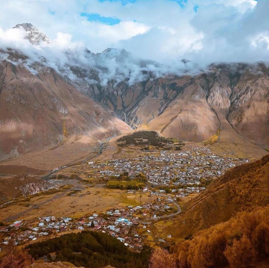 Hotel Axien Kazbegi Экстерьер фото