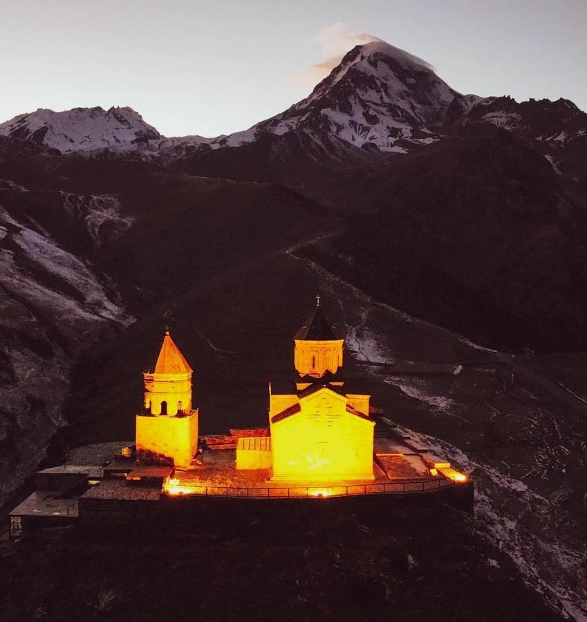 Hotel Axien Kazbegi Экстерьер фото