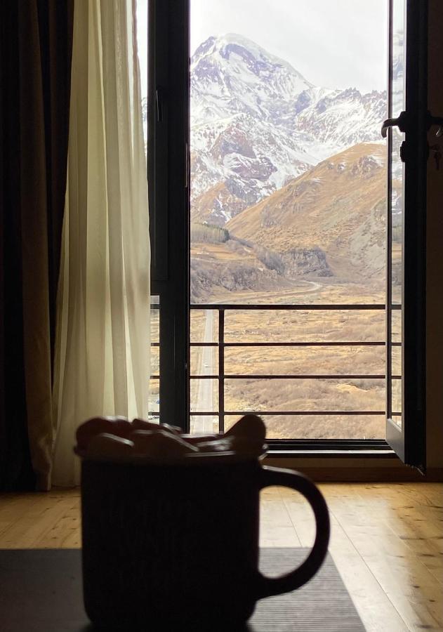 Hotel Axien Kazbegi Экстерьер фото