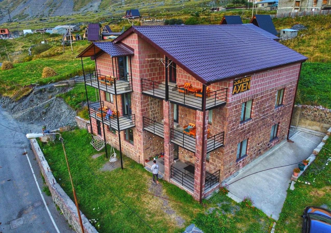 Hotel Axien Kazbegi Экстерьер фото