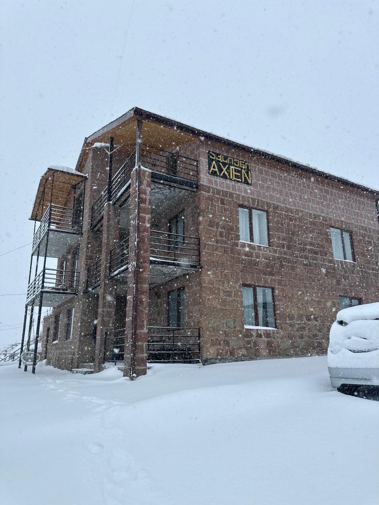 Hotel Axien Kazbegi Экстерьер фото
