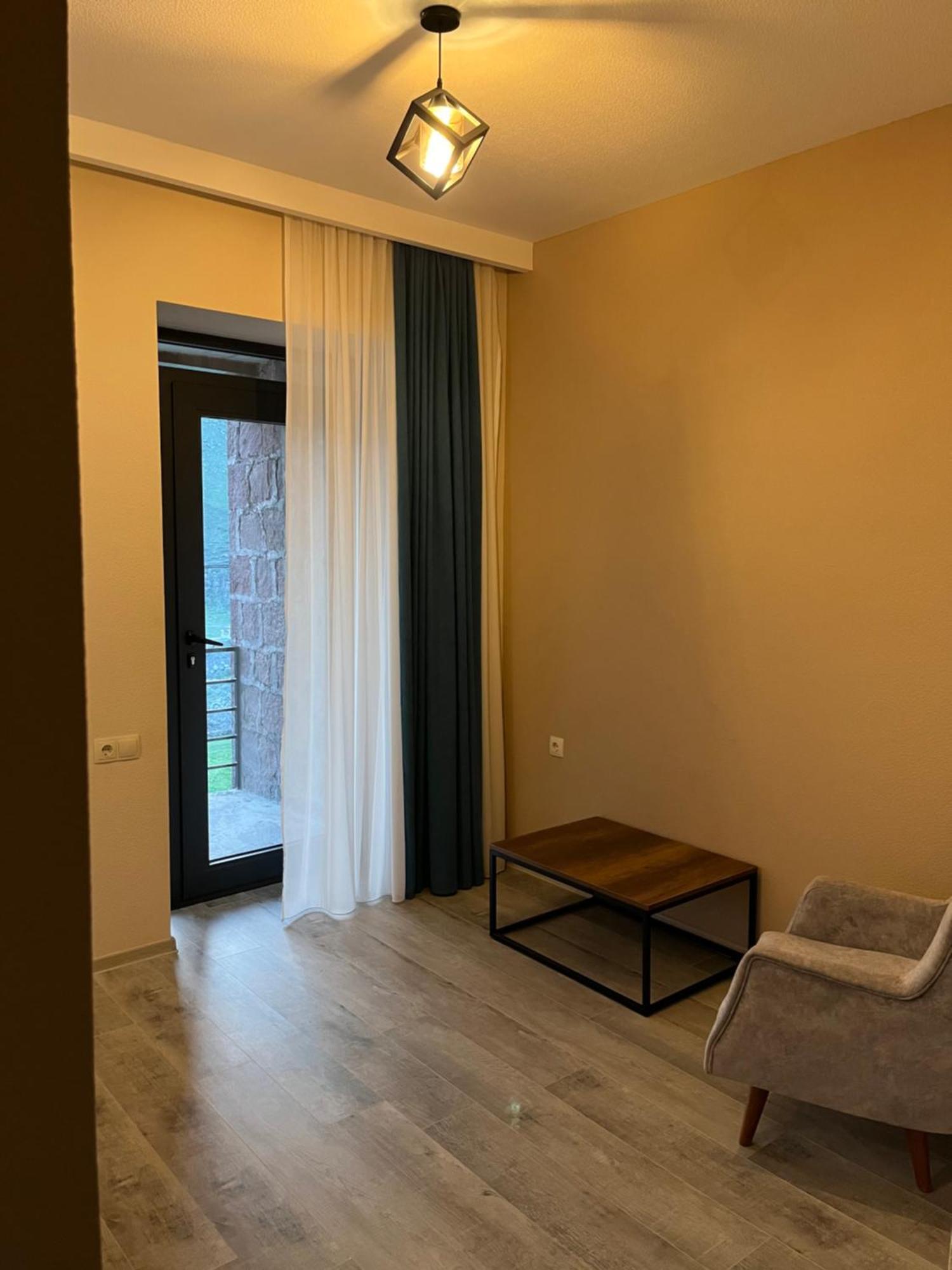 Hotel Axien Kazbegi Экстерьер фото