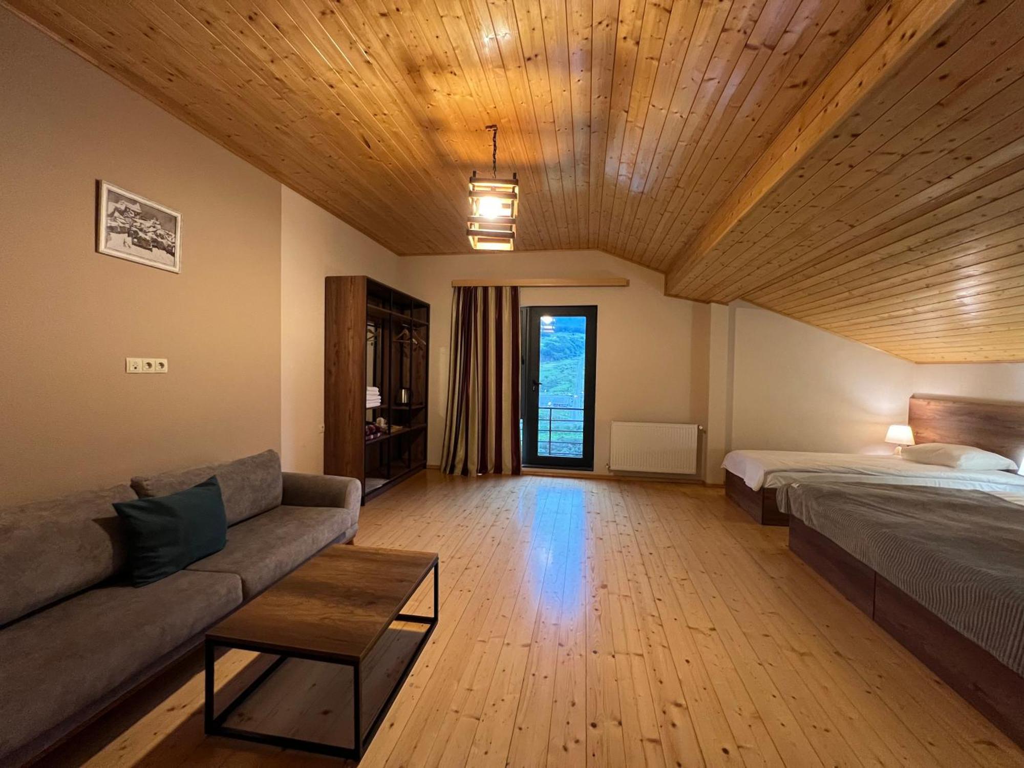 Hotel Axien Kazbegi Экстерьер фото
